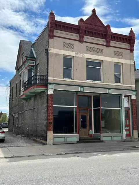 Manitowoc, WI 54220,909 Washington St