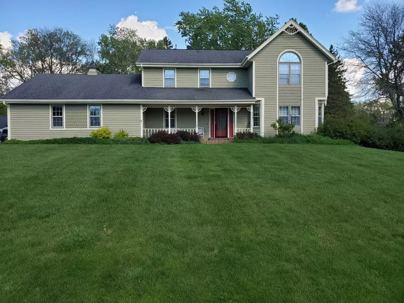 W209N11020 Springhill Ln, Germantown, WI 53022