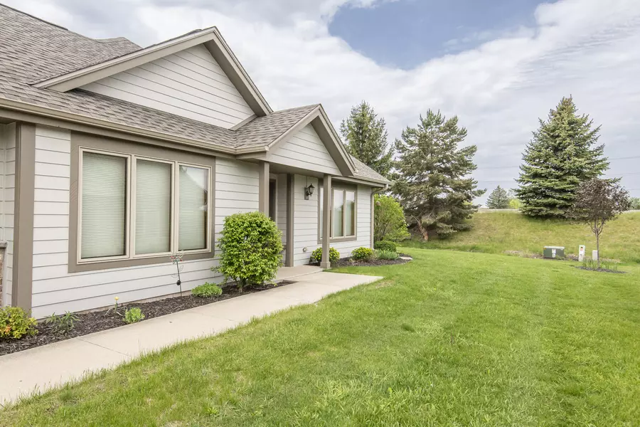 N160W18903 Oakland Dr, Jackson, WI 53037