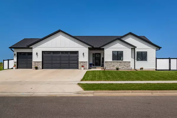 1142 Bridger Dr, Holmen, WI 54636