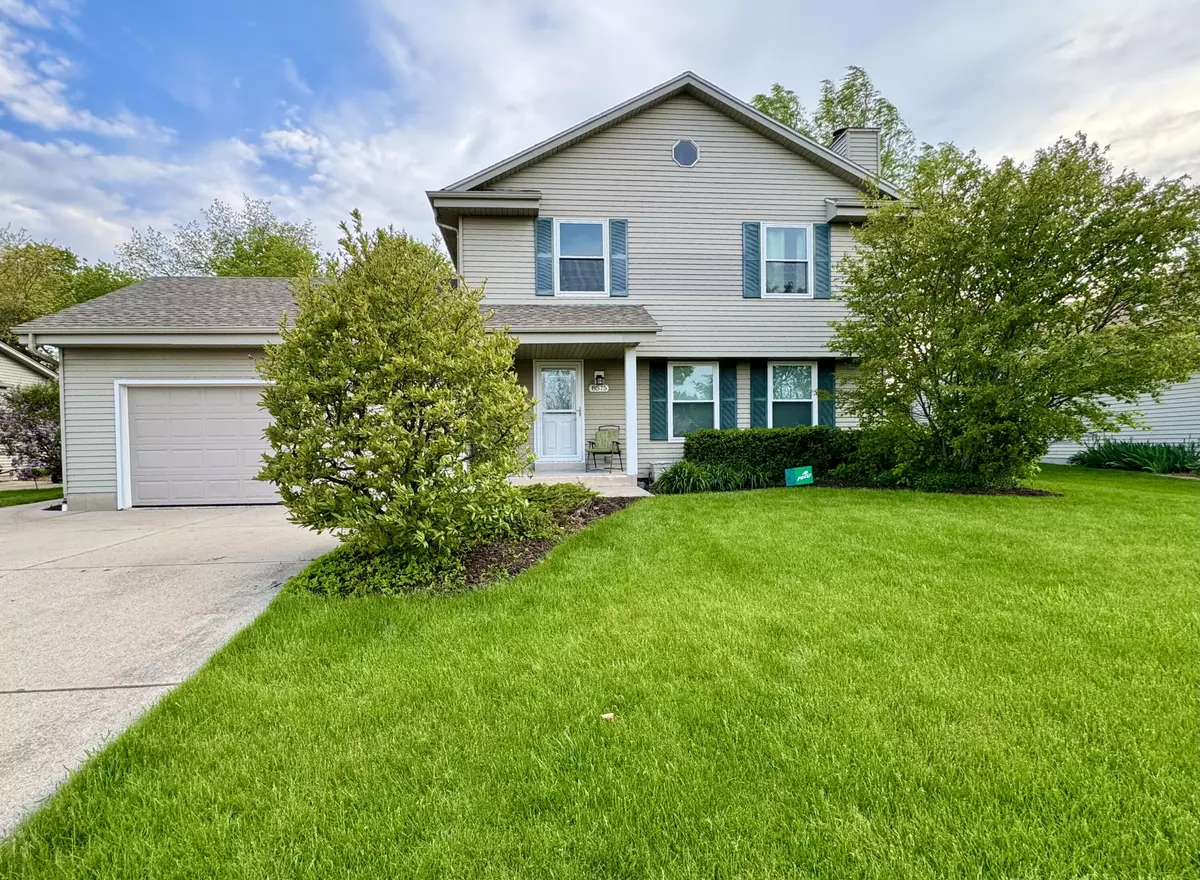 Oak Creek, WI 53154,8575 S Golden Fields Dr