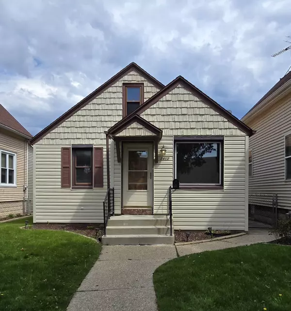 3412 E Cudahy Ave, Cudahy, WI 53110