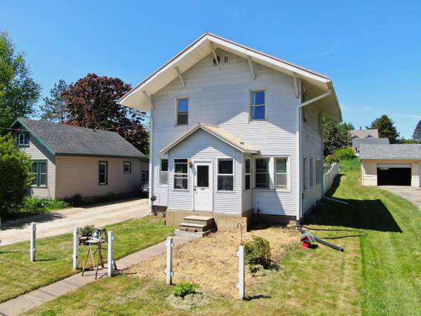 208 Black River Ave, Westby, WI 54667