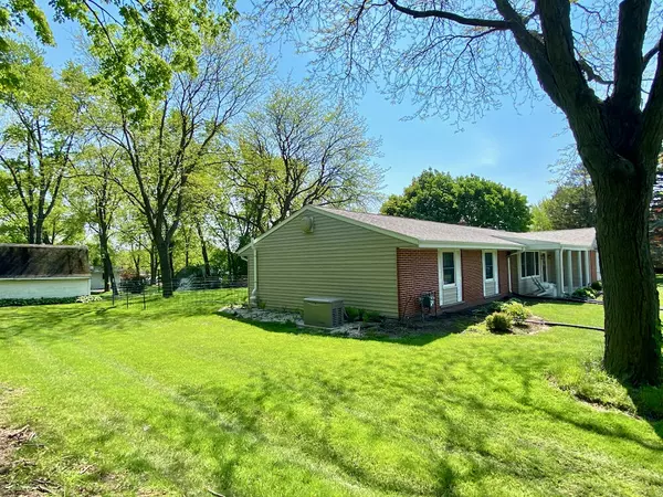 Muskego, WI 53150,S65W12749 Byron Rd