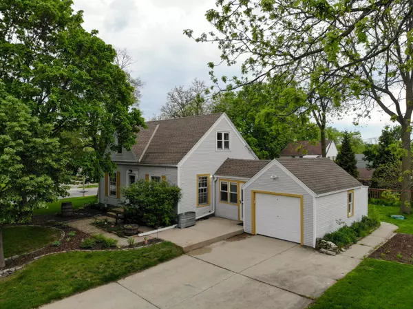 788 N 116th St, Wauwatosa, WI 53226