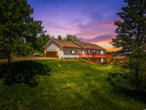 7371 Gaslight Ave, Sparta, WI 54656