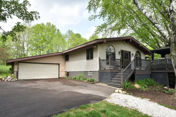 4461 Holly Ln, Barton, WI 53090