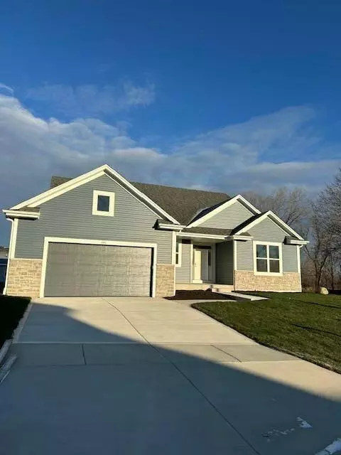 Pewaukee, WI 53072,1001 Waterstone Ct