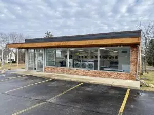 West Bend, WI 53090,1669 N Main St