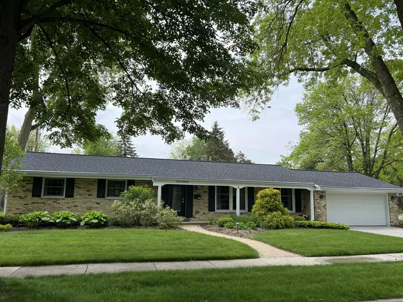 N79W5589 Woodland Rd, Cedarburg, WI 53012