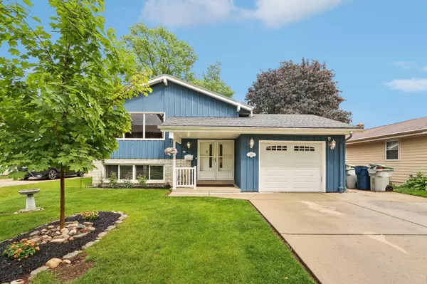 3280 S 93rd St, Milwaukee, WI 53227