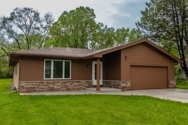 W153N9721 Neptune Dr, Germantown, WI 53022