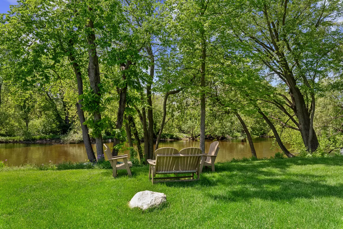 Mequon, WI 53092,4836 W River Hollow Ct