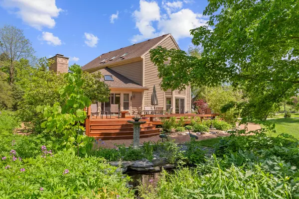 Mequon, WI 53092,4836 W River Hollow Ct