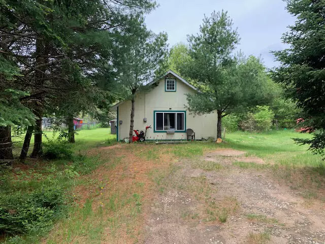 N12025 Oakwood Ln, Athelstane, WI 54104