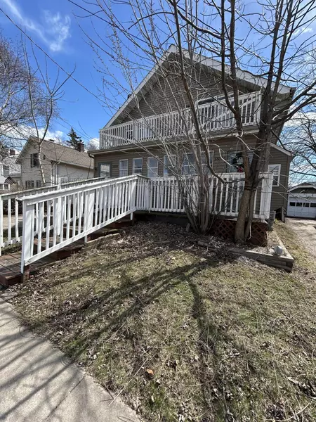 1339 W College Ave, Appleton, WI 54914