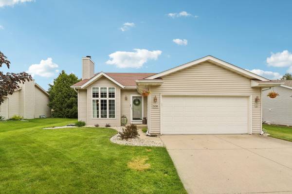 508 Broadmoore Dr, Hartford, WI 53027