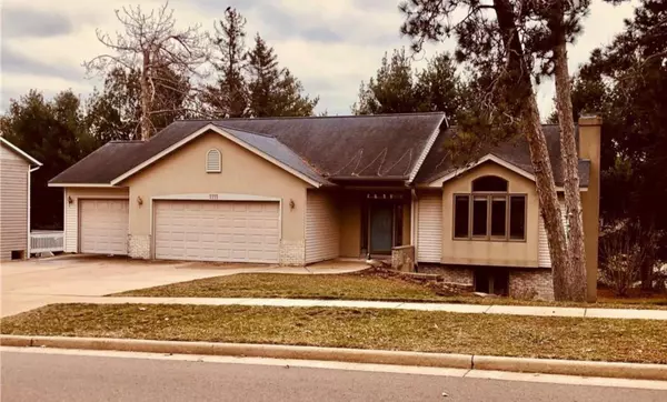 1111 Edgewood Dr, Altoona, WI 54720