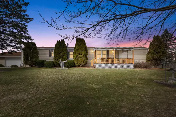 N954 Bartelt Ln, Auburn, WI 53010
