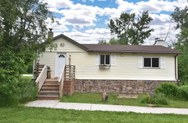 37136 Sunset Dr, Summit, WI 53066