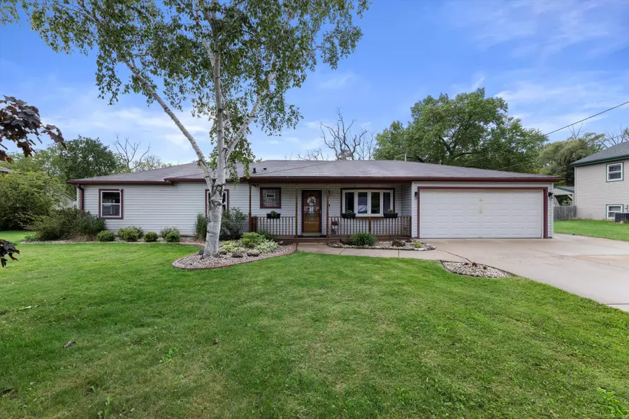 W145S7073 Brentwood Dr, Muskego, WI 53150