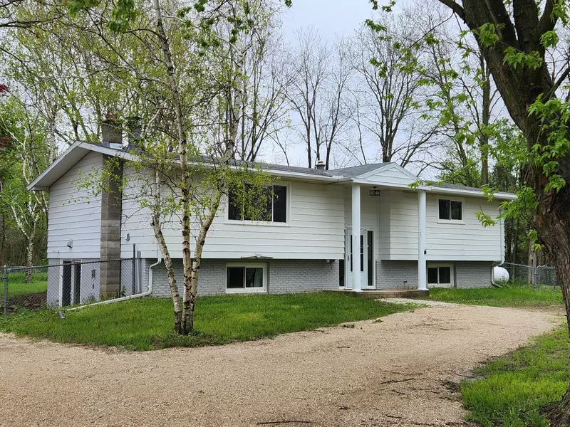 5450 Sunset Dr, Wayne, WI 53040