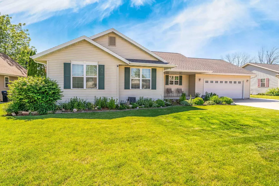 966 Torke Ter, Plymouth, WI 53073