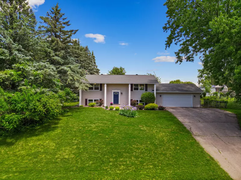 W4978 Woodhaven Dr, Shelby, WI 54601