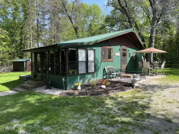 W13617 Krystofick Ln, Silver Cliff, WI 54104