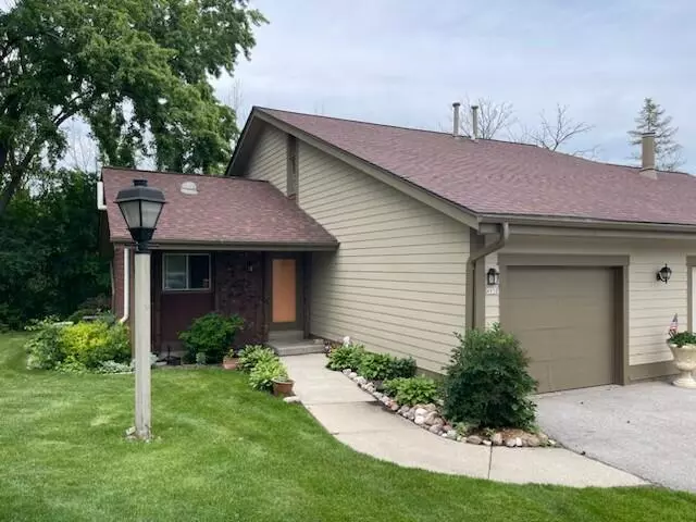 Greenfield, WI 53220,4950 S Imperial Cir