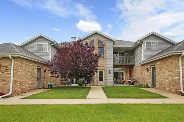 Oak Creek, WI 53154,401 W Aspen Dr Unit 6