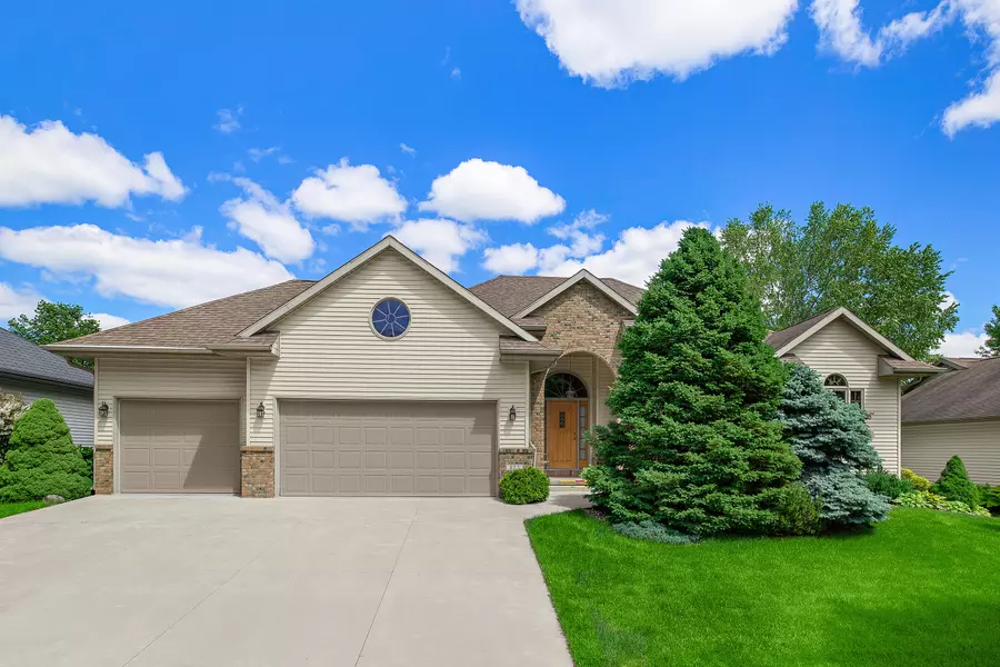 822 Aspen Valley Dr, Onalaska, WI 54650