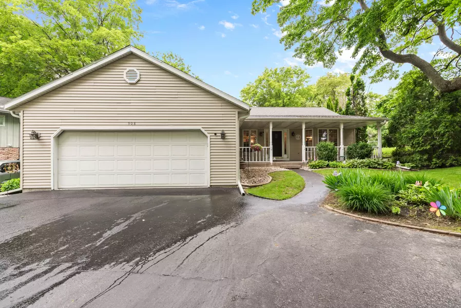 908 Bender Rd, West Bend, WI 53090