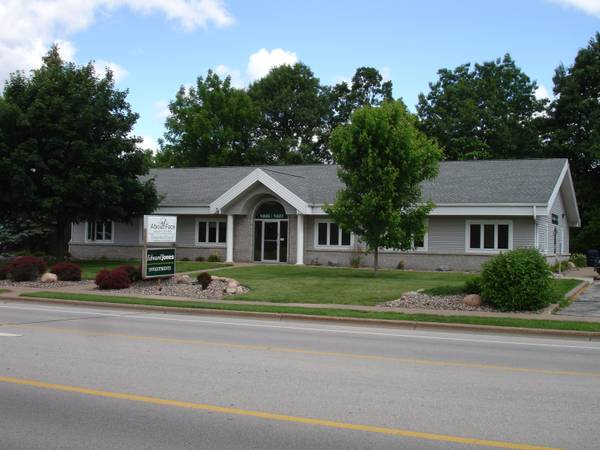 1025 Riders Club Rd, Onalaska, WI 54650