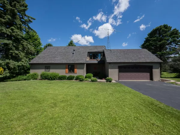 W4748 Overlook Dr,  Lafayette,  WI 53121