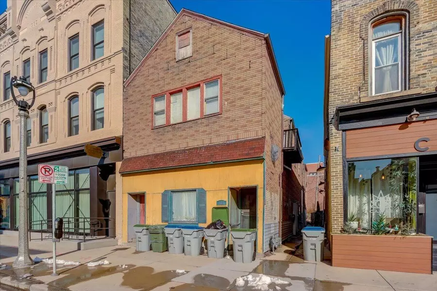 808 S 5th St, Milwaukee, WI 53204