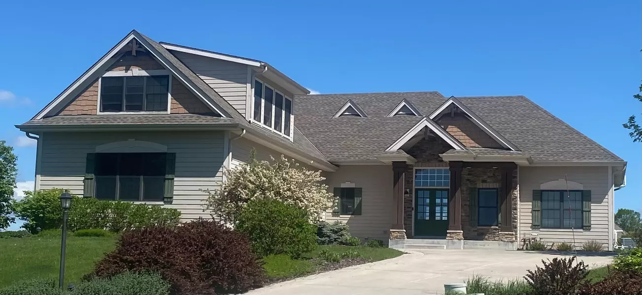 N66W34266 Primrose Cir, Oconomowoc, WI 53066