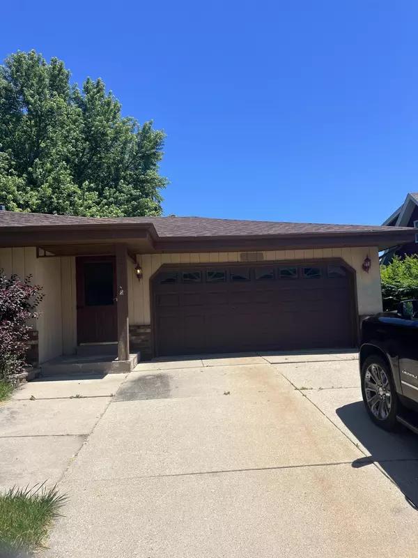 Oak Creek, WI 53154,9744 S Veronica Dr