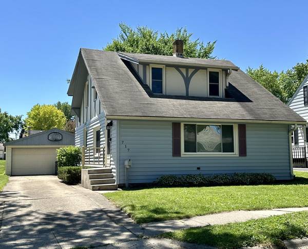 717 Michigan Ave, Waukesha, WI 53188