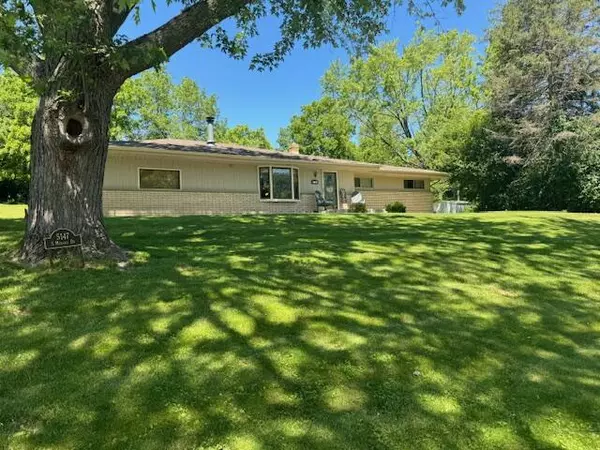 5147 S Menard Dr, New Berlin, WI 53151