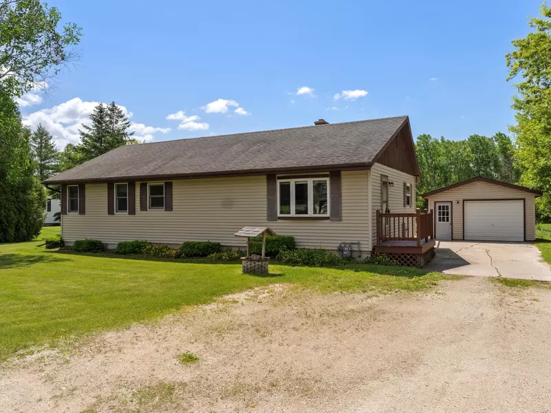 4005 Clover Rd, Newton, WI 54220