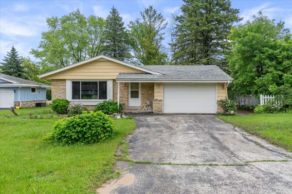 7460 N Port Washington Rd, Fox Point, WI 53217