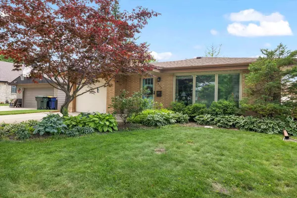 2733 S 83rd Pl, West Allis, WI 53219