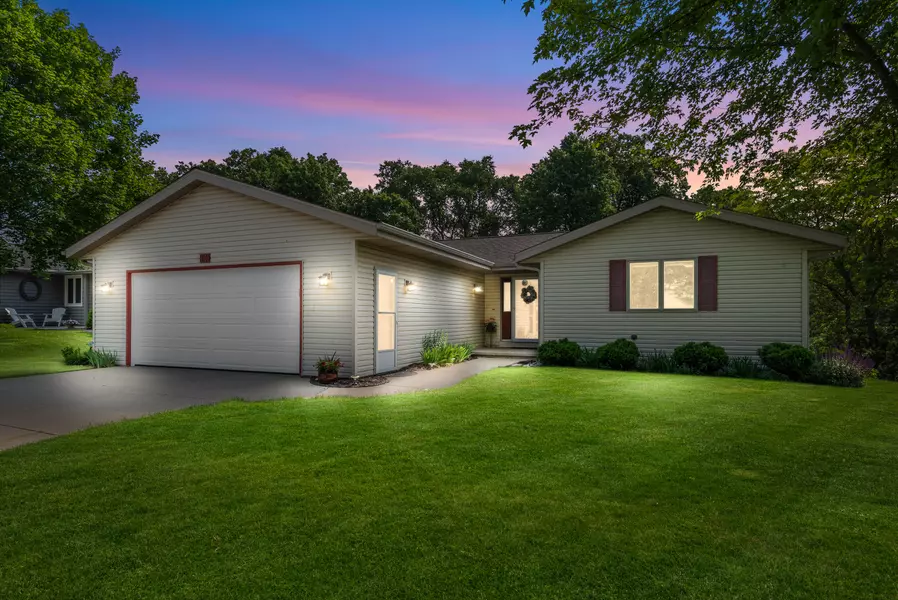 1103 Villa Park Dr, West Bend, WI 53090