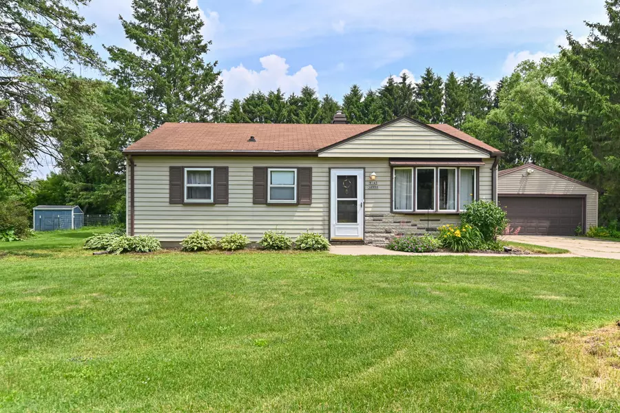 W143S6990 Belmont Dr, Muskego, WI 53150