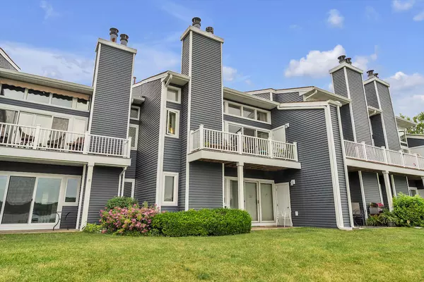 Twin Lakes, WI 53181,512 Bay View Ave Unit 8