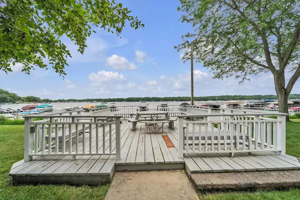 Twin Lakes, WI 53181,512 Bay View Ave Unit 8