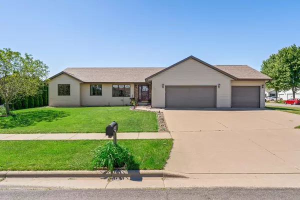 1621 Cliffview Ave, Onalaska, WI 54650