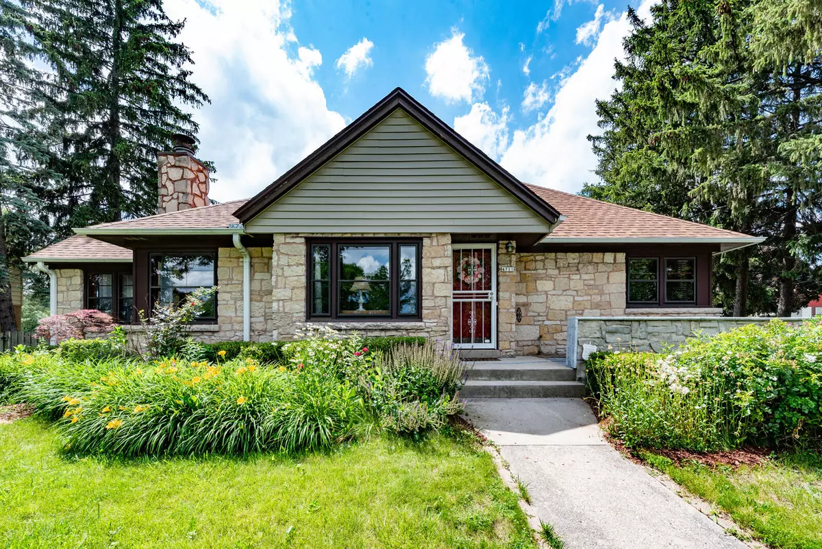 Wauwatosa, WI 53225,4711 N 100th St