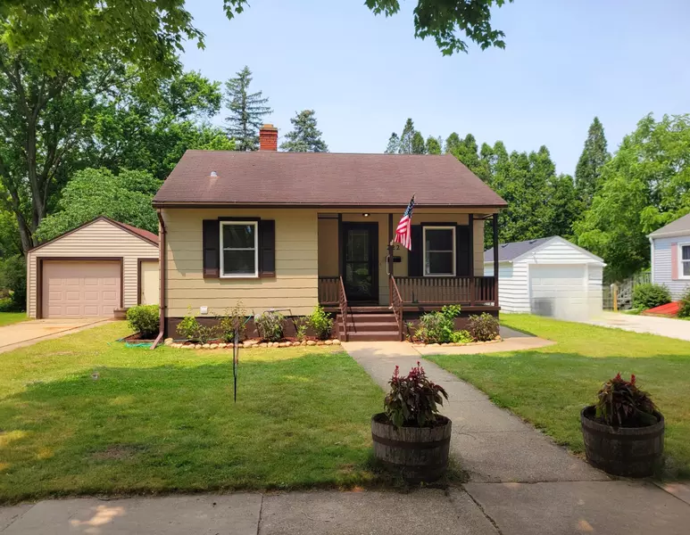 222 Elm St, Delavan, WI 53115